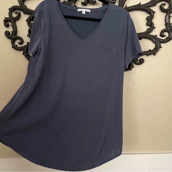 Green Envelope Tops - Green Envelope Short Sleeve V-Neck Top Sz L
